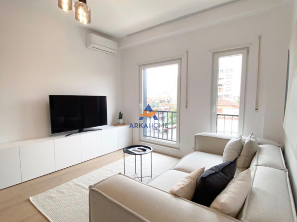 Tirane, jepet me qera apartament 1+1+Ballkon Kati 1, 65 m² 900 € 