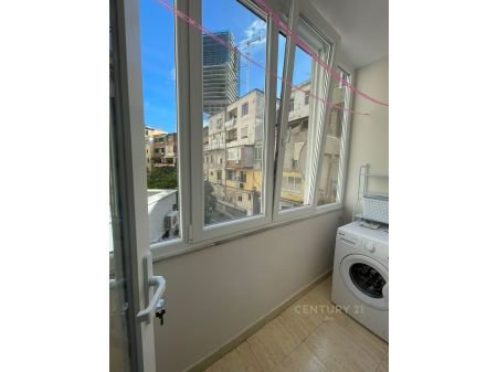 Tirane, jepet me qera apartament 1+1 Kati 2, 68 m² 700 € 