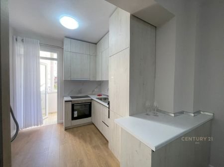 Tirane, jepet me qera apartament 1+1 Kati 2, 68 m² 700 € 