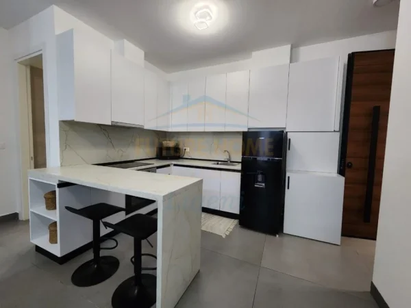 Tirane, jepet me qera apartament 2+1 Kati 0, 100 m² 1.200 € 