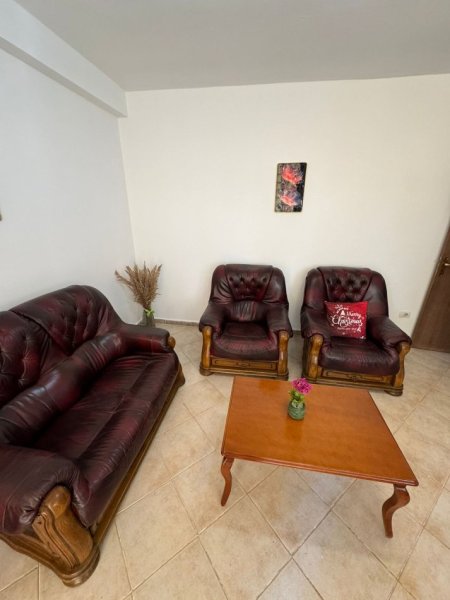 JEPET ME QERA APARTAMENT 1+1 TEK RRUGA E ELBASANIT  500 €uro