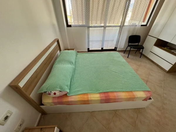 JEPET ME QERA APARTAMENT 1+1 TEK RRUGA E ELBASANIT  500 €uro