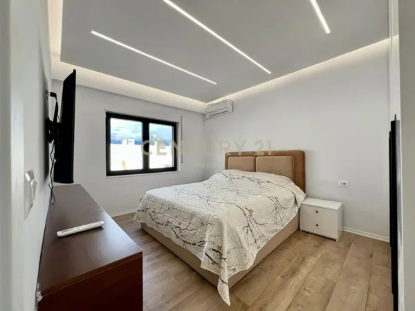 Tirane, jepet me qera apartament 1+1 Kati 4, 65 m² 600 € 