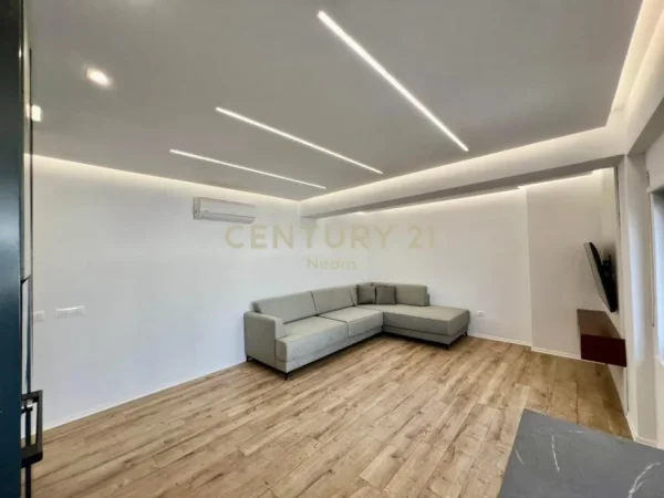 Tirane, jepet me qera apartament 1+1 Kati 4, 65 m² 600 € 
