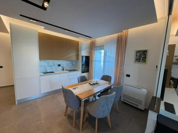 Durres, shitet apartament 2+1 Kati 7, 135 m² 300.000 € 