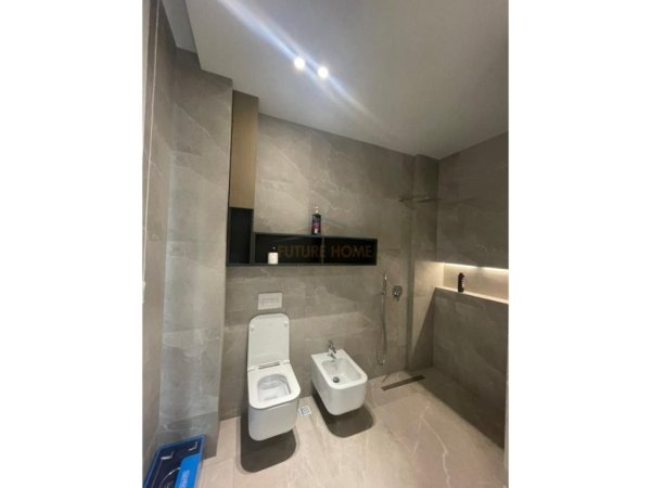 Tirane, jepet me qera Vile 2 Katshe , 225 m² 4.000 € 