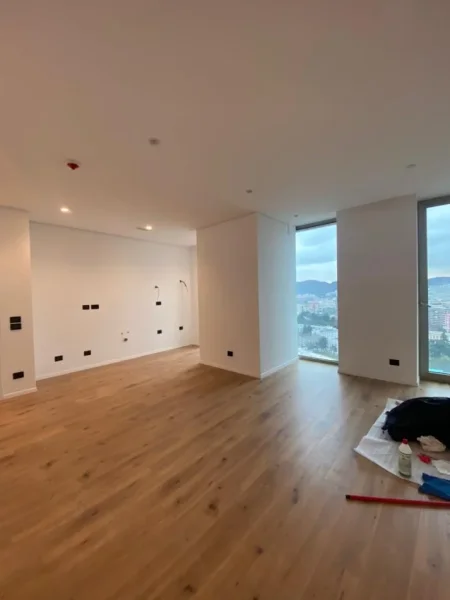 Tirane, jepet me qera zyre Kati 20, 147 m² (Downtown One)