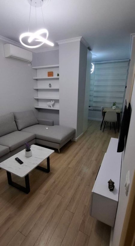 Tirane, jepet me qera apartament 1+1+Ballkon Kati 1, 64 m² 64 € (Kodra e Diellit (Eleonora))