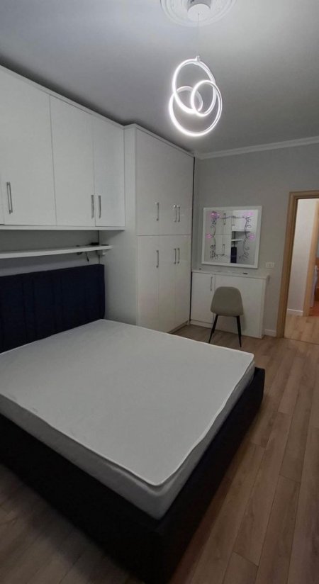 Tirane, jepet me qera apartament 1+1+Ballkon Kati 1, 64 m² 64 € (Kodra e Diellit (Eleonora))