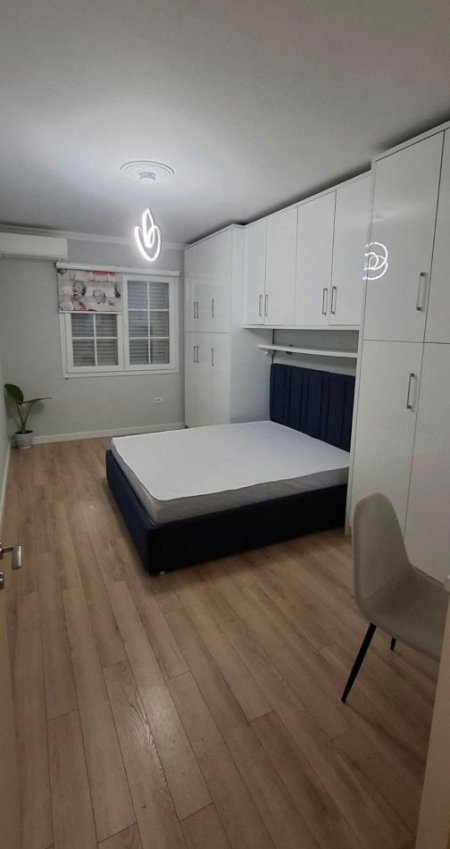 Tirane, jepet me qera apartament 1+1+Ballkon Kati 1, 64 m² 64 € (Kodra e Diellit (Eleonora))