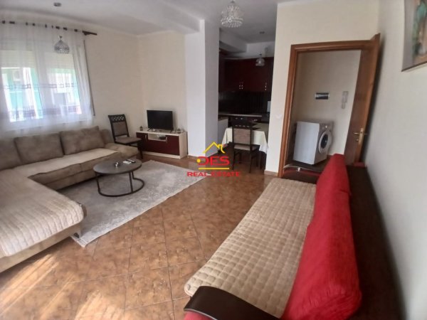 Vlore, jepet me qera apartament 1+1+Ballkon Kati 3, 70 m² 330 € (Orikum)