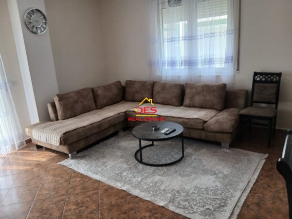 Vlore, jepet me qera apartament 1+1+Ballkon Kati 3, 70 m² 330 € (Orikum)