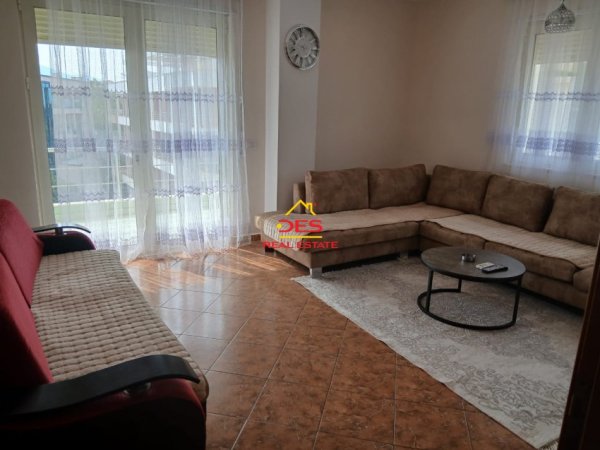Vlore, jepet me qera apartament 1+1+Ballkon Kati 3, 70 m² 330 € (Orikum)