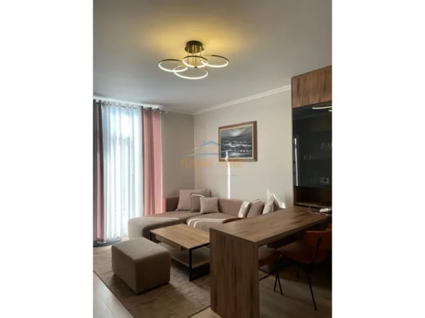 Tirane, jepet me qera apartament 2+1 Kati 4, 70 m² 500 € 