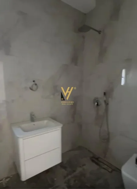 Tirane, shitet apartament 1+1+Ballkon Kati 4, 60 m² 98.450 € (DEPO E UJIT, QYTET STUDENTI)