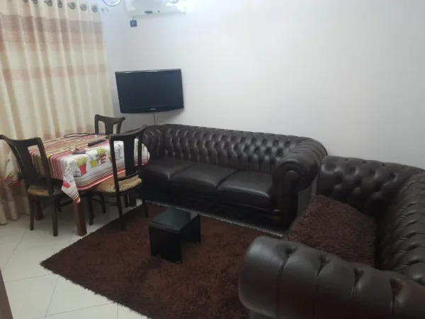 Tirane, jepet me qera apartament 1+1+Ballkon Kati 2, 60 m² 450 € (Vasil Shanto)