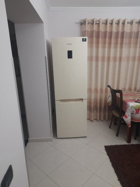 Tirane, jepet me qera apartament 1+1+Ballkon Kati 2, 60 m² 450 € (Vasil Shanto)