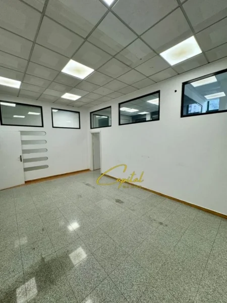 Tirane, jepet me qera ambjent biznesi Kati 0, 655 m² 5.800 € (RRUGA E KAVAJES)