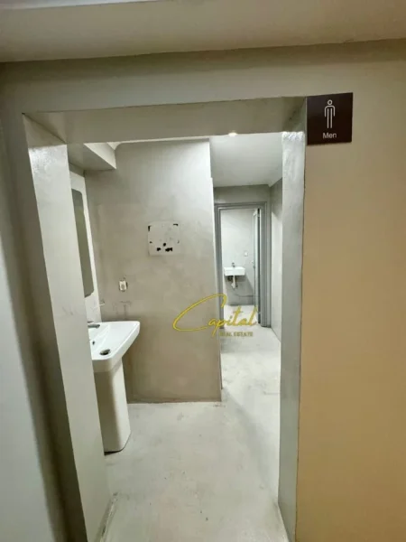 Tirane, jepet me qera ambjent biznesi Kati 0, 655 m² 5.800 € (RRUGA E KAVAJES)