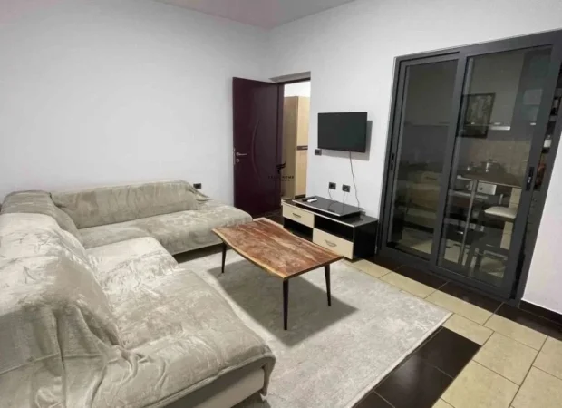 Tirane, jepet me qera apartament 1+1 , 60 m² 500 € (RRUGA E DURRESIT)