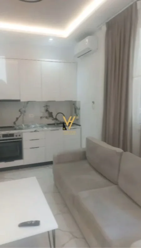 Tirane, jepet me qera apartament 1+1+Ballkon Kati 0, 55 m² 450 € (5 MAJI)