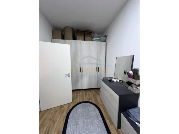 Tirane, jepet me qera apartament 1+1 Kati 1, 49 m² 400 € (Ali Demi, Kompleksi Mangalem)