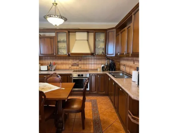 Durres, shitet apartament 3+1 Kati 6, 168 m² 295.000 € 