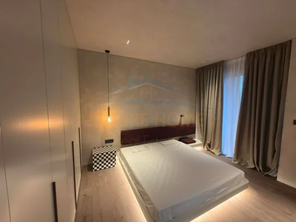 Tirane, jepet me qera apartament 1+1 Kati 6, 100 m² 2.000 € (LION PARK 1)