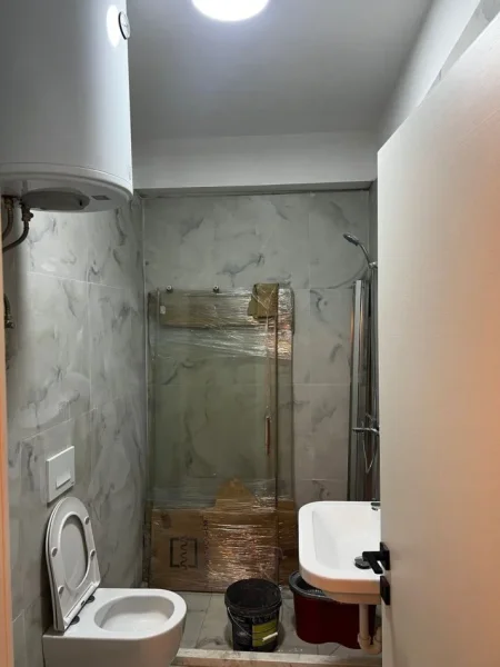 Tirane, jepet me qera apartament 2+1 Kati 5, 70 m² 570 € (Rruga Xhanfize Keko)