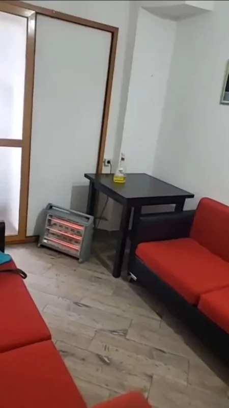 Jepet me Qira Apartament 1+1 tek Selvia, pranë Shkollës Partizani,   350 €uro