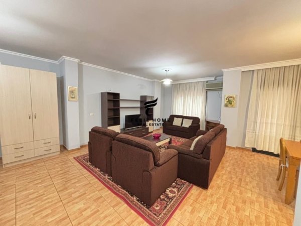 Tirane, jepet me qera apartament 2+1 Kati 4, 120 m² 650 € (RRUGA E KAVAJES)