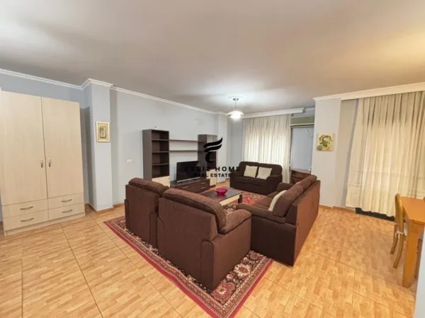 Tirane, jepet me qera apartament 2+1 Kati 4, 120 m² 650 € (RRUGA E KAVAJES)