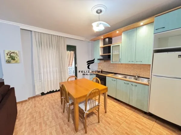 Tirane, jepet me qera apartament 2+1 Kati 4, 120 m² 650 € (RRUGA E KAVAJES)