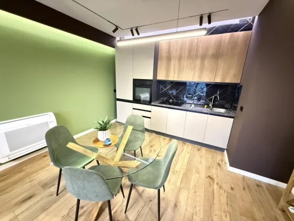 Tirane, jepet me qera apartament 2+1+Ballkon Kati 9, 105 m² 1.300€ (Rezidenca Olimpik)