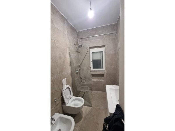 Tirane, jepet me qera apartament 1+1 Kati 1, 50 m² 450 € (SELITE)  CITY60970