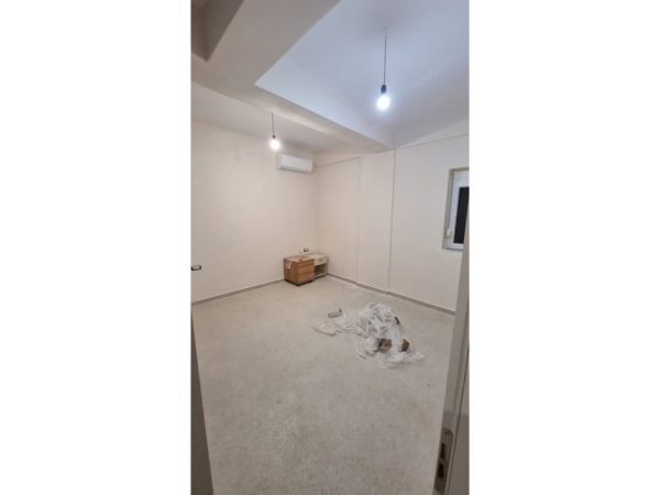 Tirane, jepet me qera apartament 1+1 Kati 1, 50 m² 450 € (SELITE)  CITY60970