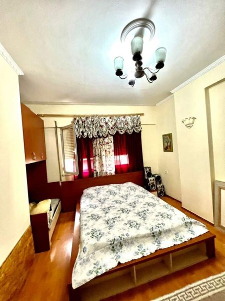 Tirane, shes apartament 2+1 109 m² 185.000 Euro (Komuna e Parist, Pallati i Qendres Kristal)