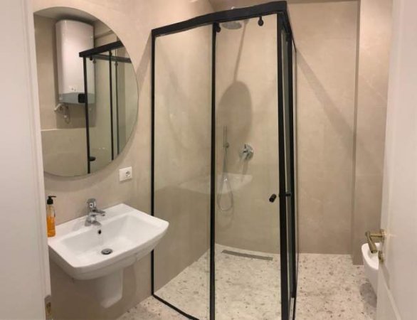 Tirane, jepet me qera apartament 2+1 115 m² 800 Euro (Liqeni ,tek FZ Konstruksion)
