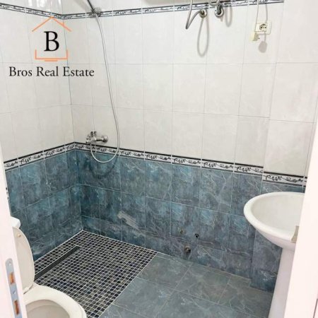 Tirane, jepet me qera apartament 2+1+BLK Kati 4, 110 m² 400 Euro (Rruga Jordan Misja,Bulevardi Ri)