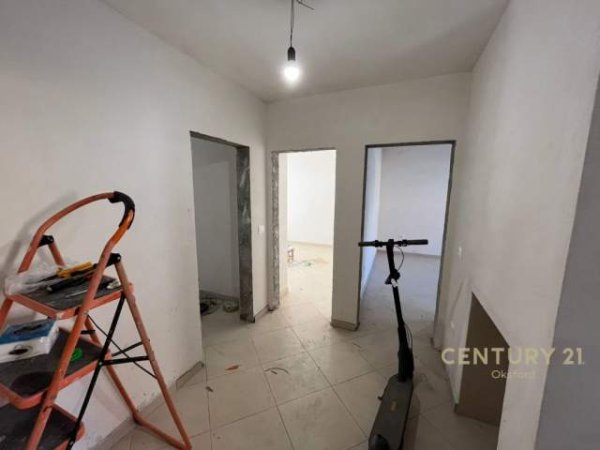 Tirane, shitet apartament Kati 1, 73 m² 120.000 Euro (Pazari i Ri, Tirana, Albania)