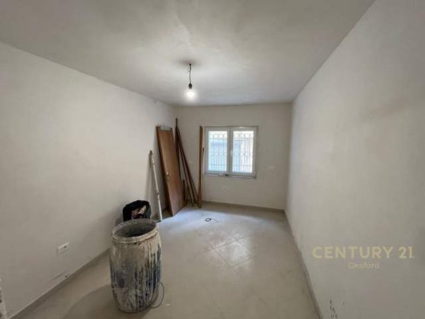 Tirane, shitet apartament Kati 1, 73 m² 120.000 Euro (Pazari i Ri, Tirana, Albania)