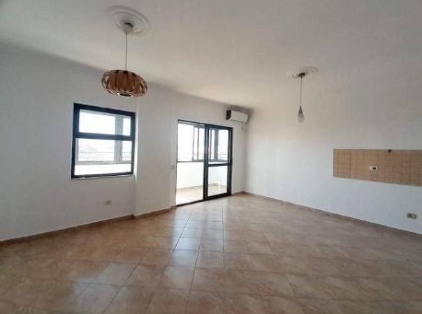 Tirane, shitet apartament 2+1 Kati 8, 160.000 Euro (21 dhjetori)