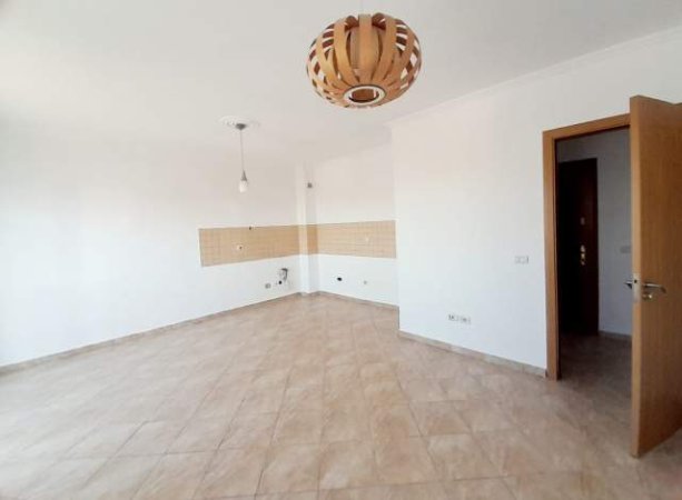 Tirane, shitet apartament 2+1 Kati 8, 160.000 Euro (21 dhjetori)