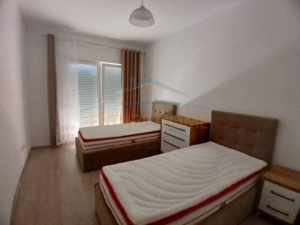 Durres, jepet me qera apartament Kati 2, 130 m² 500 Euro (BLUE STAR)