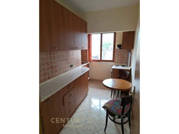 Tirane, jepet me qera apartament 1+1 Kati 2, 55 m² 350 Euro (Porcelan)