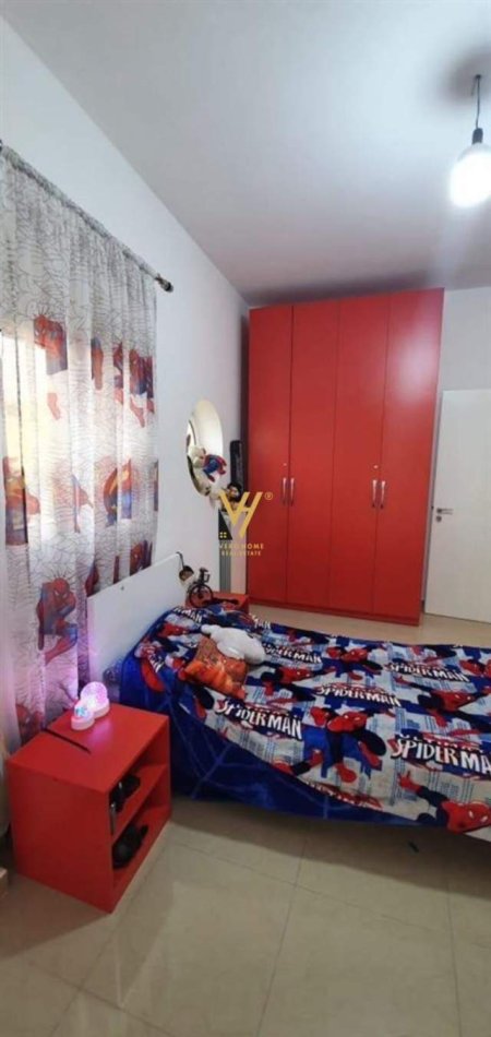 Tirane, shitet Vile 4+1 Kati 0, 400 m² 400.000 Euro (TEG)