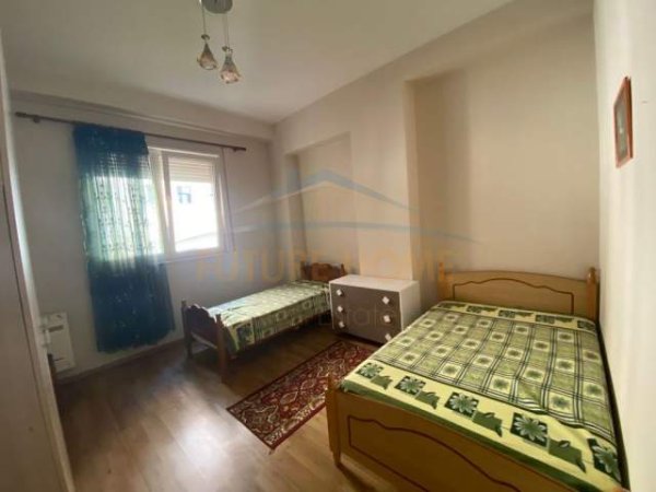 Tirane, jepet me qera apartament 2+1 Kati 2, 110 m² 800 Euro (Qender)