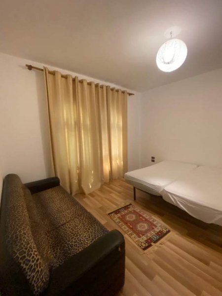 Tirane, jepet me qera apartament 2+1, Kati 1, 80 m² 400 Euro (Rruga e Kroit Selite)