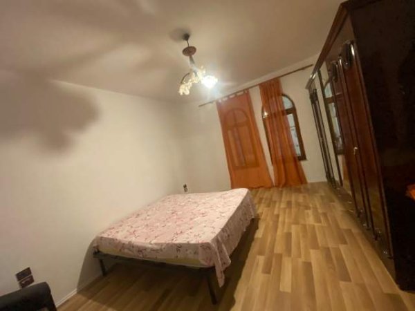 Tirane, jepet me qera apartament 2+1, Kati 1, 80 m² 400 Euro (Rruga e Kroit Selite)