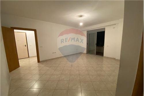 Tirane, shitet apartament 1+1 Kati 6, 62 m² 65.000 Euro (Casa Italia)